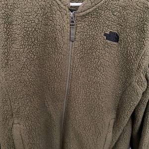 Green north face sweatshirt